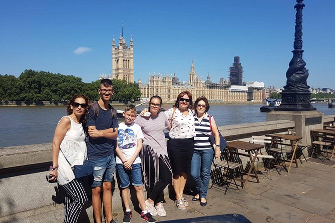 London Classic Sightseeing Private Taxi Tour - Westminster’s power block: Parliament, photos, and curbside history