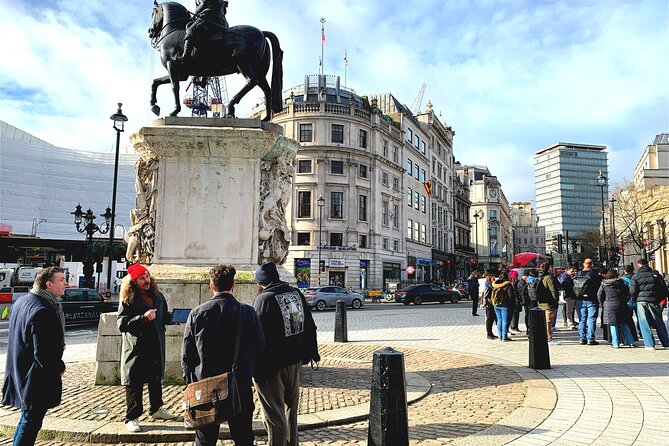 London Espionage, James Bond and Spies Walking Tour - County Hall and Westminster Bridge: Cars, Chaos, and the MI5 View