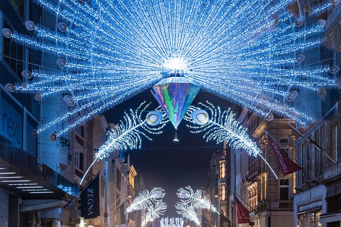 London Exclusive Christmas Lights Guided Tour by Black Cab - Bond Street: luxury Christmas lights and a different shopping mood
