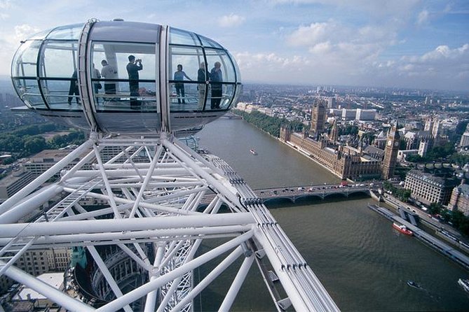 London Eye - Champagne Experience Ticket - Champagne in the capsule: Moët & Chandon details that matter