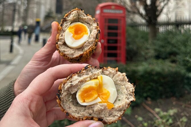 London: Food Treasure Hunt and Walking Tour - A Thames Mission You Control From Your Phone