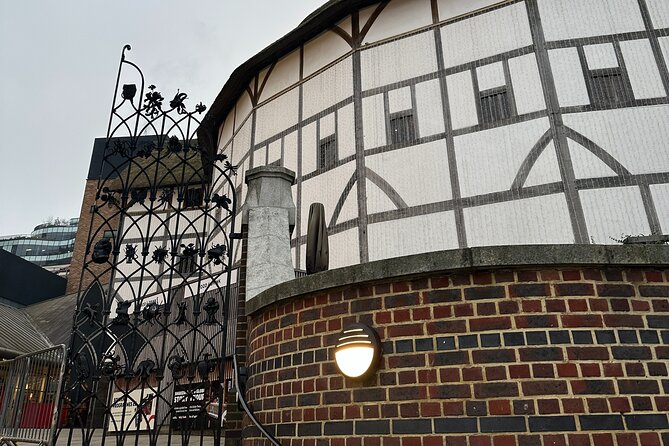 London: Food Treasure Hunt and Walking Tour - Mystery Food Stop 1: A Classic British Starter
