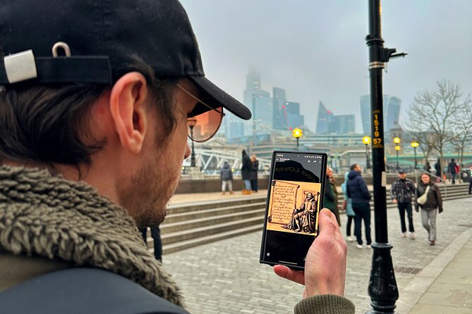London: Food Treasure Hunt and Walking Tour - Dessert With a Final Clue Pace
