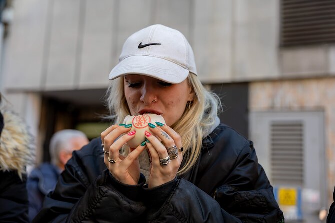 London Food Walking Tour: World Flavours in Soho & Chinatown - Stop 3: Bun House Chinatown and a soft Chinese bun