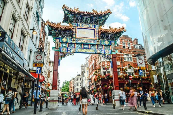 London Full-Day Private Tour with Westminster Abbey Tickets - Chinatown, design, and street art: why the middle of the route feels special