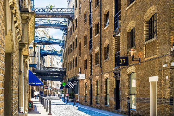 London Gin Safari: A Spirited, Juniper-Fuelled Jaunt - Starting at 189 Hercules Rd: rolling through classic London streets