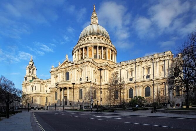 London: Guided Sightseeing Tour on a Vintage Open-Top Bus - The guide experience: when Paul, Johnnie, or Jay turns the ride into something special