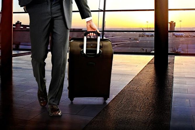 London Heathrow Airport Transfer - Communication and mobile ticketing: reducing stress by design