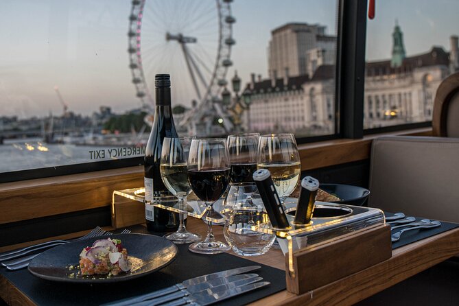 London Luxury Dinner Experience with Panoramic City Views - Panoramic views over London Bridge and the best glass-roof angles