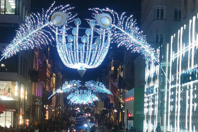 London Magical Christmas Walking Tour with Guide - A guided Christmas-light route that saves your evening