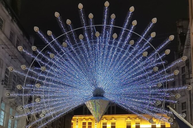 London Magical Christmas Walking Tour with Guide - Mayfair, Hyde Park’s edge, and the “nice part of town” look