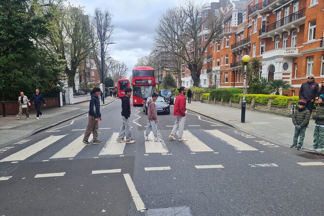 London Rock N Roll Beatles Private Black Cab Tour - Private black cab, undivided driver-guide attention