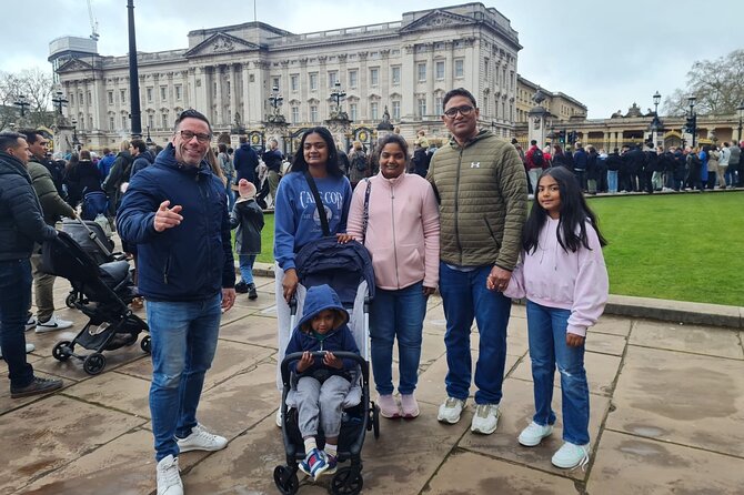 London Sightseeing Private Black Cab Tour with Hotel Pick Up - Buckingham Palace and the West End flavor near Leicester Square