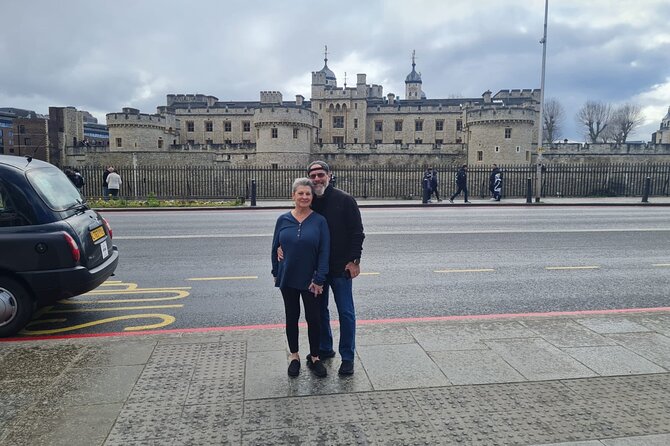 London Sightseeing Private Black Cab Tour with Hotel Pick Up - Price and value: who this makes sense for