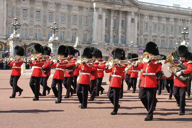 London Sightseeing Tour: Guard Change with Tower of London Option - What to expect day-of: pace, walking, and how to make it easy