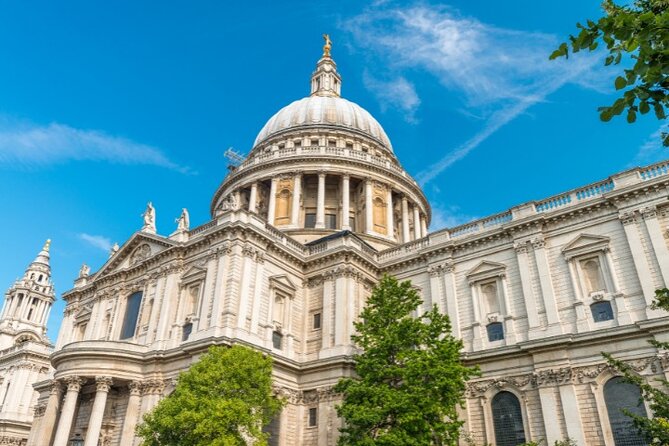 London Sightseeing Walking Tour with 30+ sights - Westminster Abbey and Poet’s Corner: the main church stop, minus entry