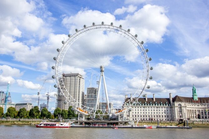 London Sightseeing Walking Tour with 30+ sights - Tower of London, Crown Jewels context, and Yeoman Warders