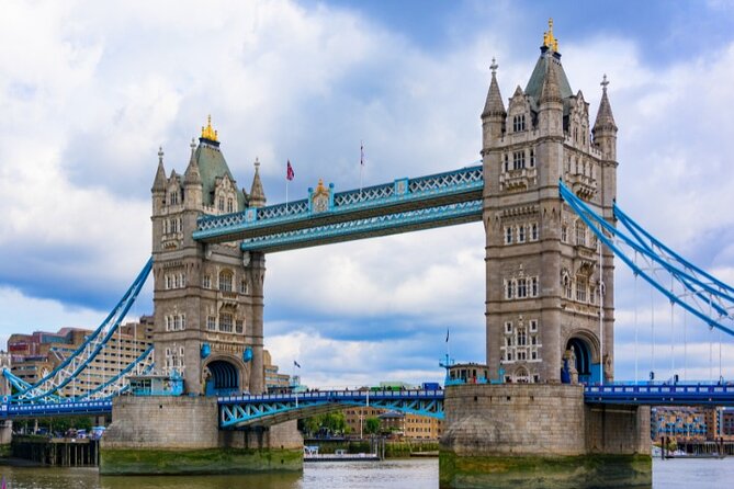 London Sightseeing Walking Tour with 30+ sights - Tower Bridge, London Bridge, and the Thames walk that ties it together