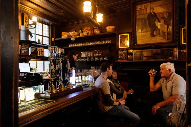 London Small Group Tour of Historical Pubs - Fleet Street gin palaces and journalist-era London