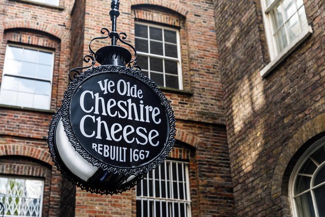 London Small Group Tour of Historical Pubs - Charles Dickens country: the 17th-century pub and literary names