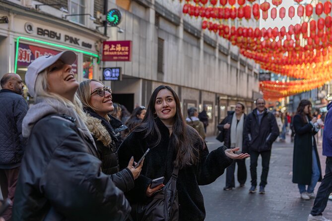 London: Soho & Chinatown Food Walking Tour with Tastings - The White Horse finale in Carnaby: sticky toffee pudding plus a drink