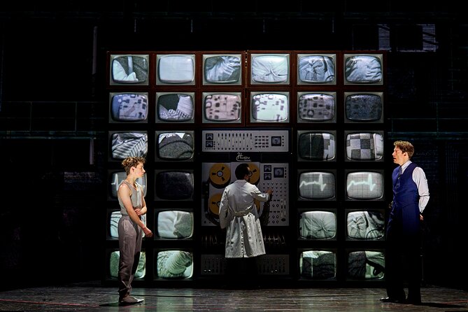London Theatre: Stranger Things: The First Shadow - Mobility, tickets, and getting there with less stress