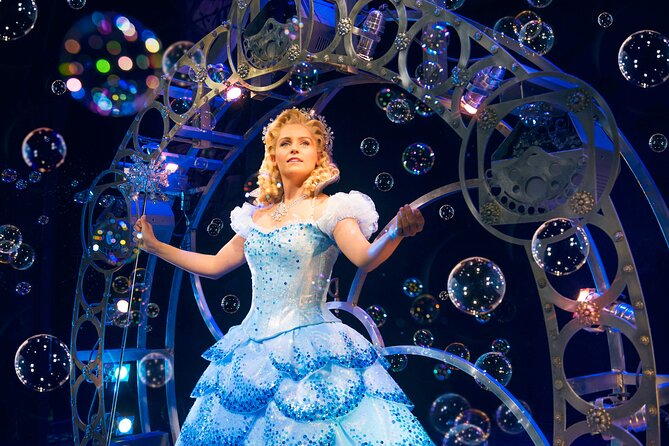 London Theatre: Wicked the Musical - Sound, costumes, stunts, and theatre comfort