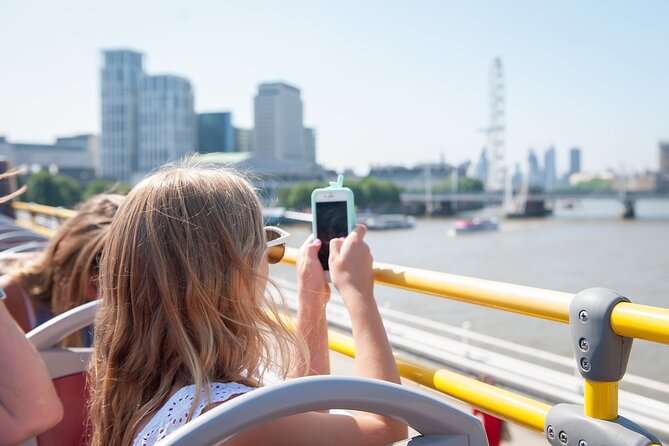 London Tootbus Kids Tour with Bespoke Live Guided Commentary - London Eye: the big first view that grabs kids fast