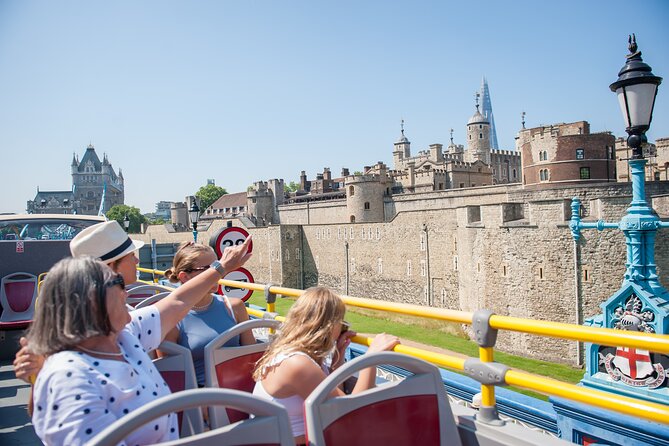 London Tootbus Kids Tour with Bespoke Live Guided Commentary - Piccadilly Circus: the energy shift near theaterland