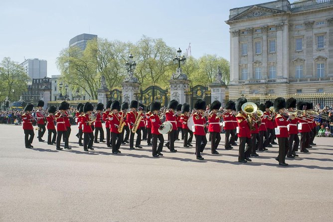 London Vintage Bus Tour Including River Thames Cruise with Optional Lunch - Optional Fish and Chips Lunch at a Central Pub