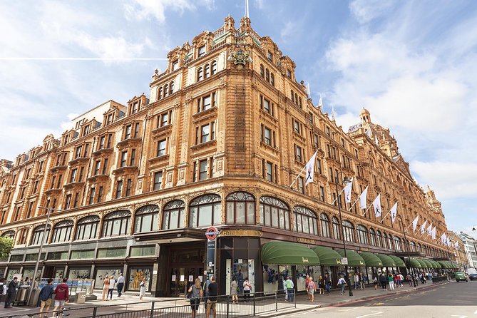 London Vintage Bus Tour with Cream Tea at Harrods - The Thames cruise: the relaxing part that still teaches you London