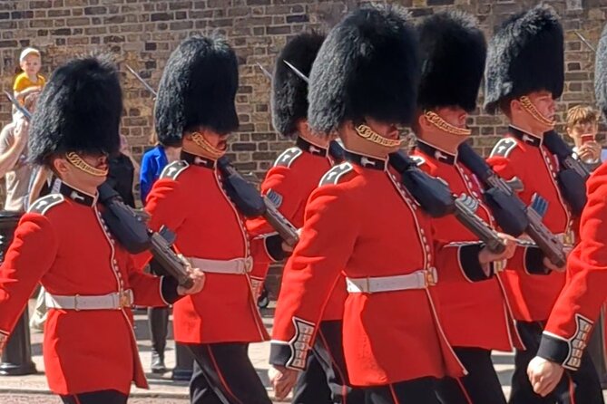 LONDON Westminster Private Walking Tour fully flexible - Admiralty Arch Close-Up and the Walk That Leads to Buckingham Palace