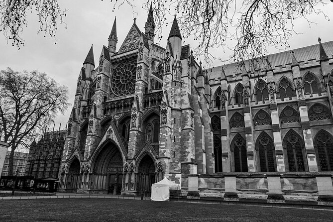 LONDON Westminster Private Walking Tour fully flexible - St James’s Palace: Tudor Stories and a Realistic Changing-of-the-Guard Plan