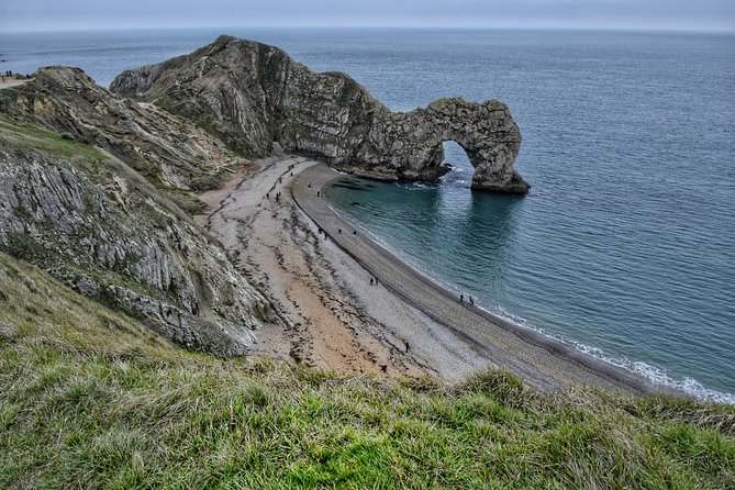 Lulworth Cove & Durdle Door Mini-Coach Tour from Bournemouth - On-Board Guides: Humor, Clear Instructions, and Photo Help