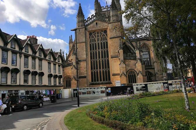Luxury Private Vehicle Day Hire from & to London via Stonehenge Lacock and Bath - Your timing strategy: how this route helps you avoid the worst of crowds
