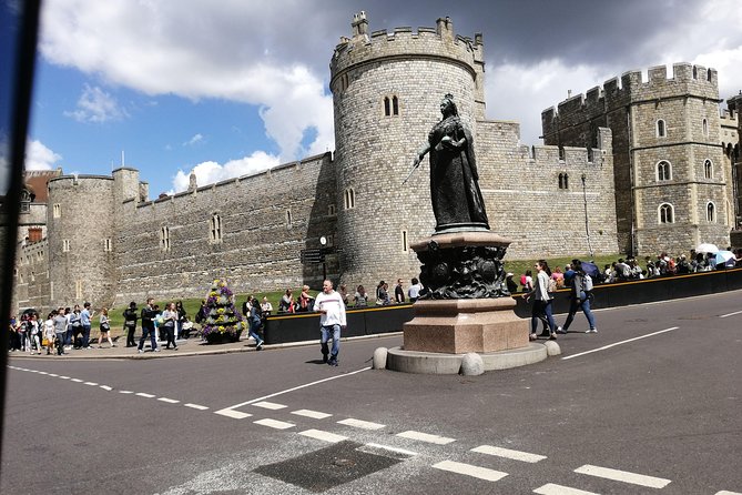 Luxury Private Vehicle Day Hire from & to London via Stonehenge & Windsor Castle - Comfort for a Long Day: What’s Included on the Ride