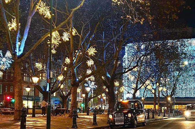 Magical Christmas Lights in London: Private Black Cab Tour - Covent Garden and Trafalgar Square: Trees, Icons, and Easy Photo Wins