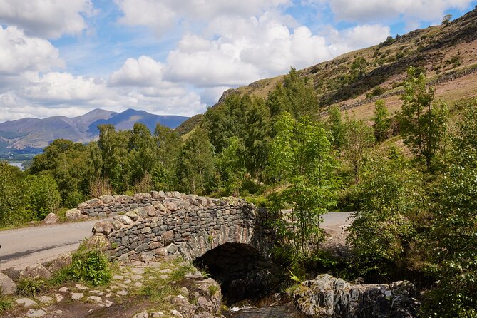 Mountain Goat Full Day Tour: Ten Lakes from Oxenholme - Buttermere waters: reflective stop time built for photos