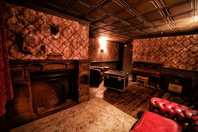 moviESCAPE Stockport Haunted House II Demon's Curse Escape Room - Racing the clock: why this format keeps groups working