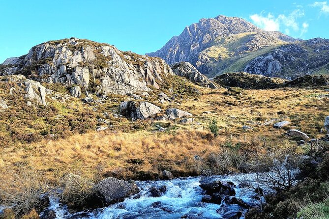 North Wales & Caernarfon Castle Full-Day Tour from Manchester - Betws-y-Coed: a pause in a village that attracts artists