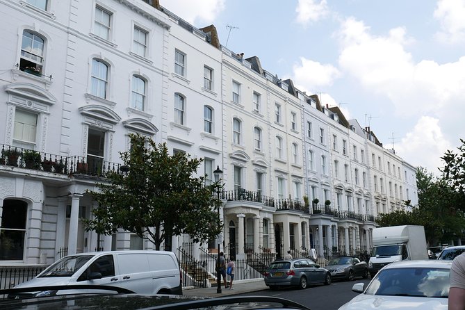 Notting Hill Walking Tour for Small Groups - Portobello Road Market in a 30-minute window