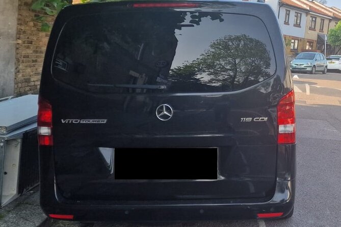 One Way Taxi Transfer from London to Gatwick Airport - The Ride Details: Comfort, Communication, and What’s Included