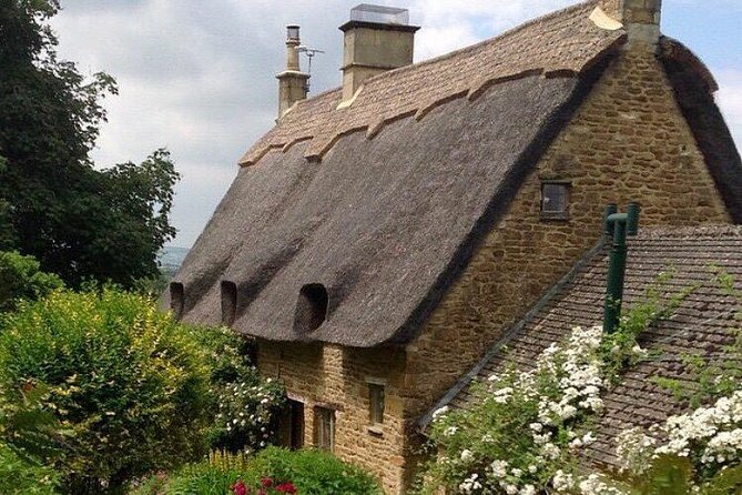 Our Famous North Cotswold Tour - The guide’s job: stories, questions, and a plan that can change