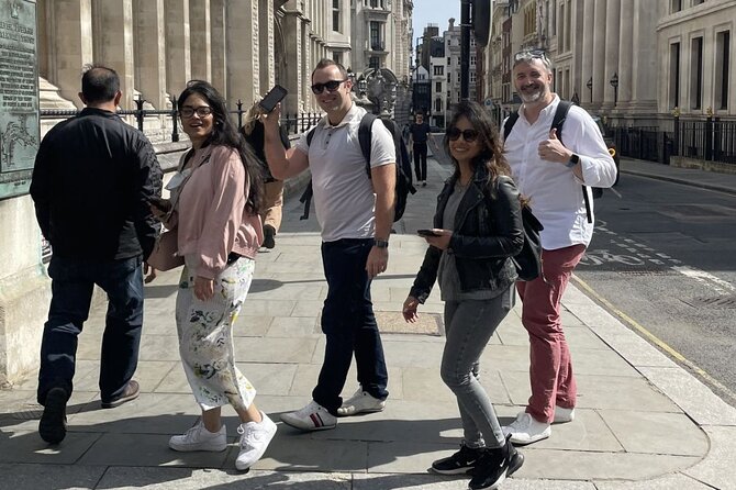 Outdoor Adventure Game in London - Private and practical: who this street hunt is ideal for