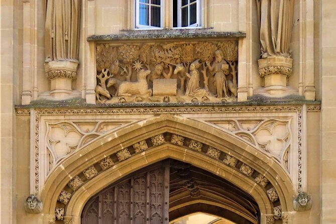 Oxford: 90 minute Architectural & Historical Highlights Tour - St Mary the Virgin Spire and the Stained Glass to CS Lewis