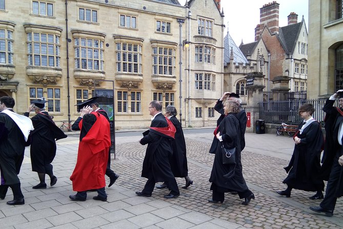 Oxford City and University Walking Small Group PUBLIC Tour - What you get beyond buildings: your ILoveOxford map and where to go next