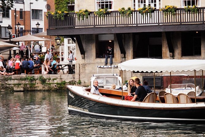 Oxford Sightseeing Picnic River Cruise - Cruising Oxford’s meadows and college views from the water
