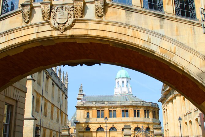 Oxford: Stories, Secrets & Sights Walking Tour with a local - A museum stop tied to famous owners and Oxford collections
