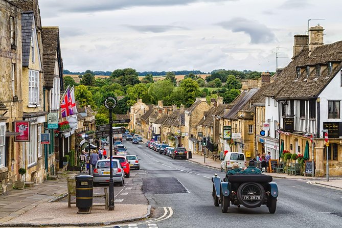 Oxford, Stratford, Cotswolds & Warwick Castle Tour from London - Coach Comfort, Group Size, and What to Expect From the Guides