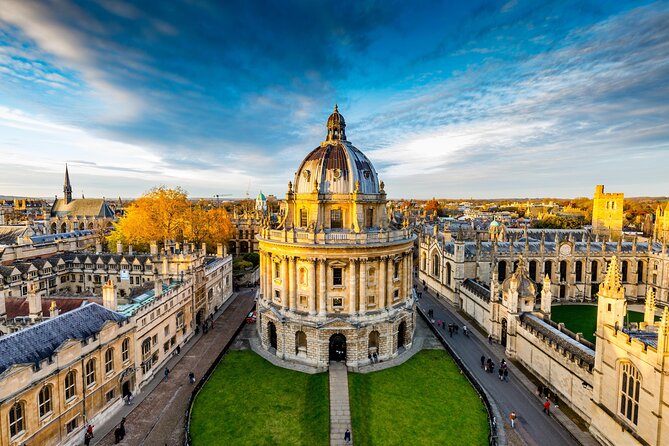 Oxford University and Harry Potter Tour with Live Entertainment - Bridge of Sighs for Photos, Stories, and Film Connections